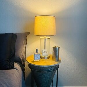 💡Elegant Glass Lamp Stand with Shade